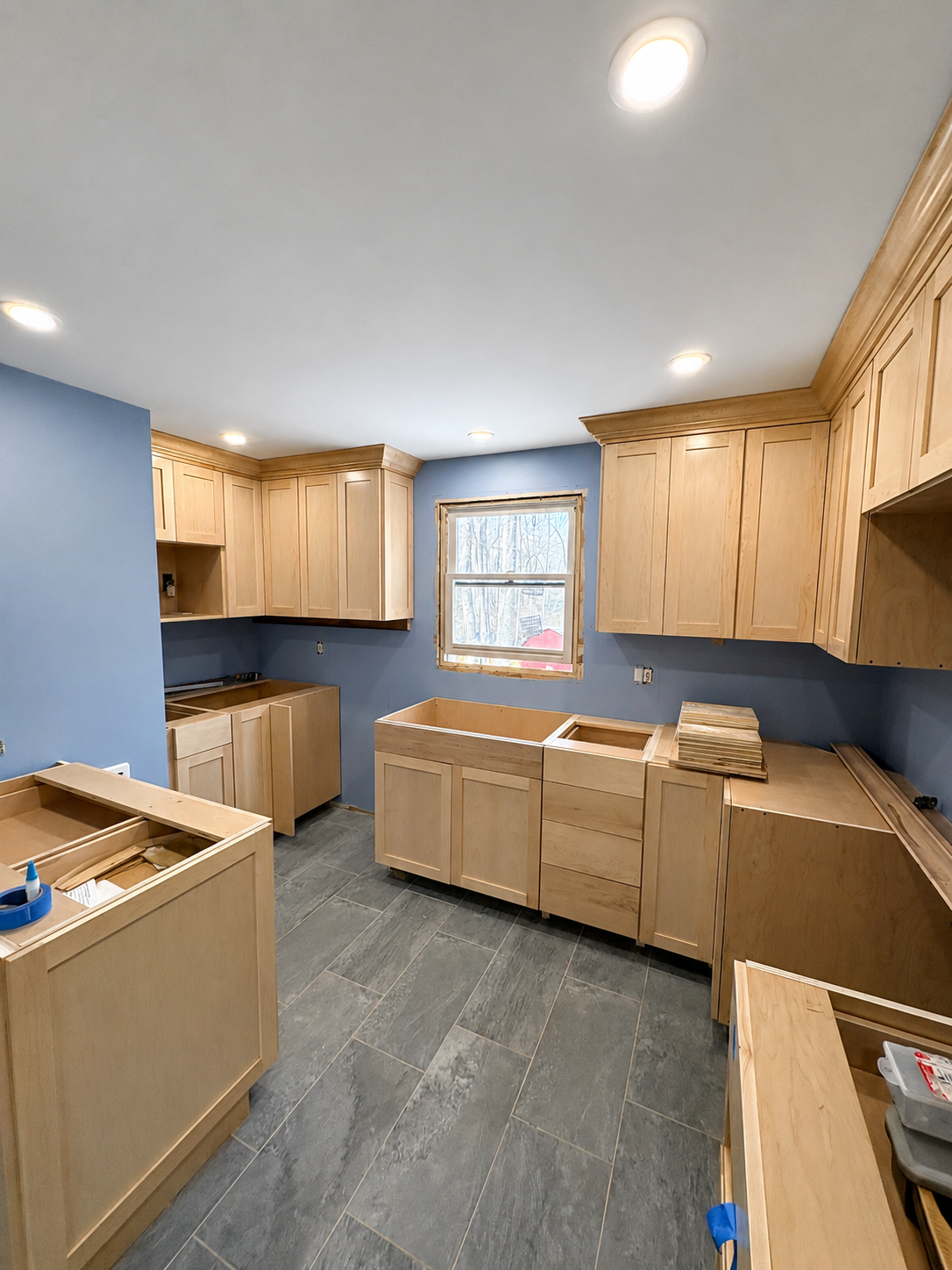 Maple kitchen with cabinetry set
